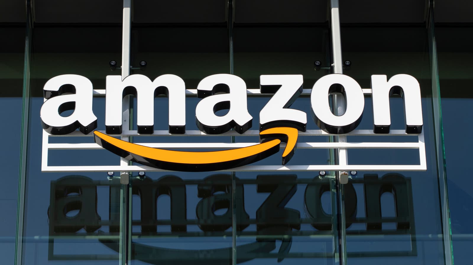 Amazon Investigates Engineers Who Testified Against AI Data Centers at Seattle Hearings