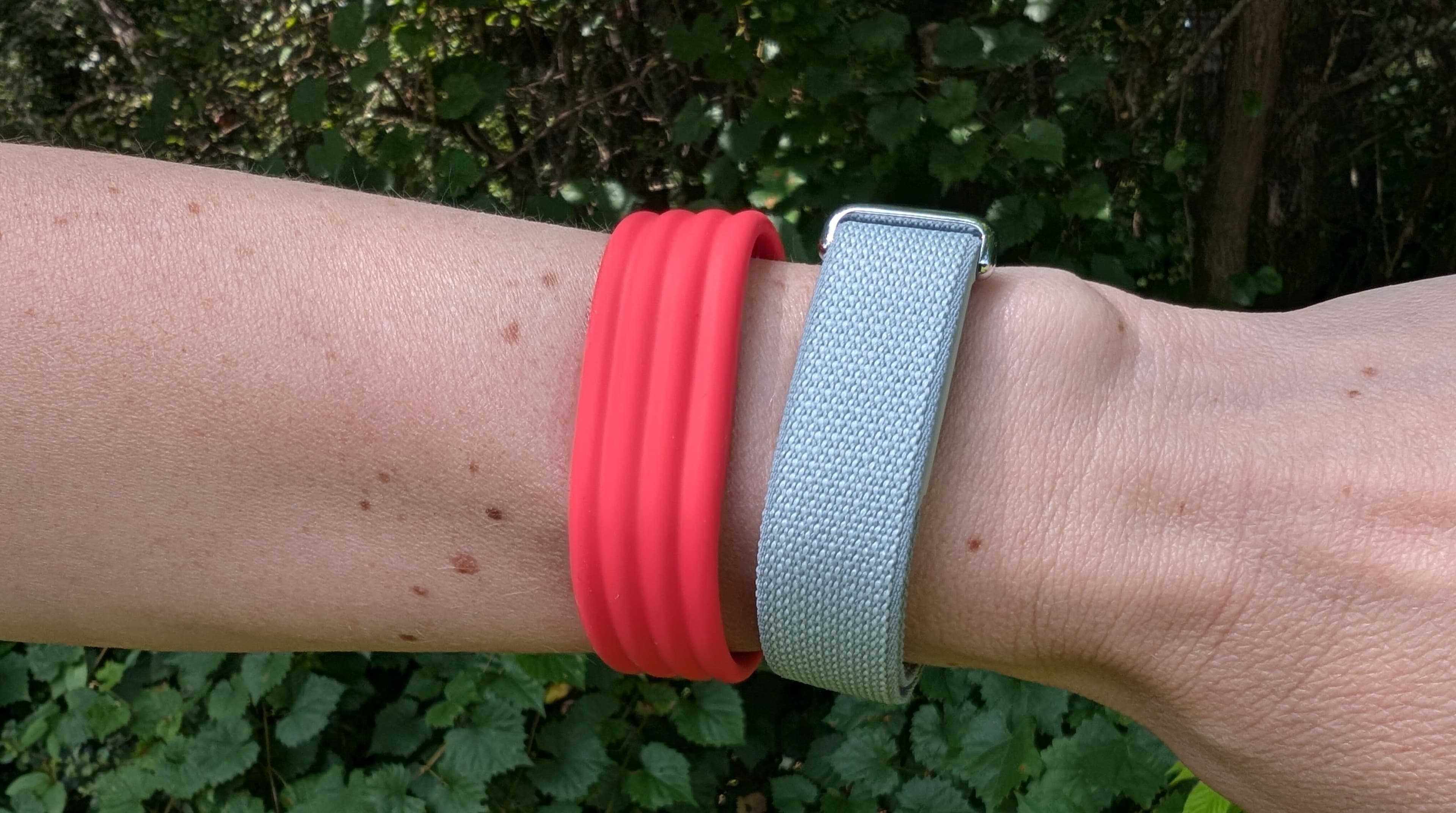 Fitbit Air Review: The Most Comfortable Fitness Tracker You'll Ever Wear